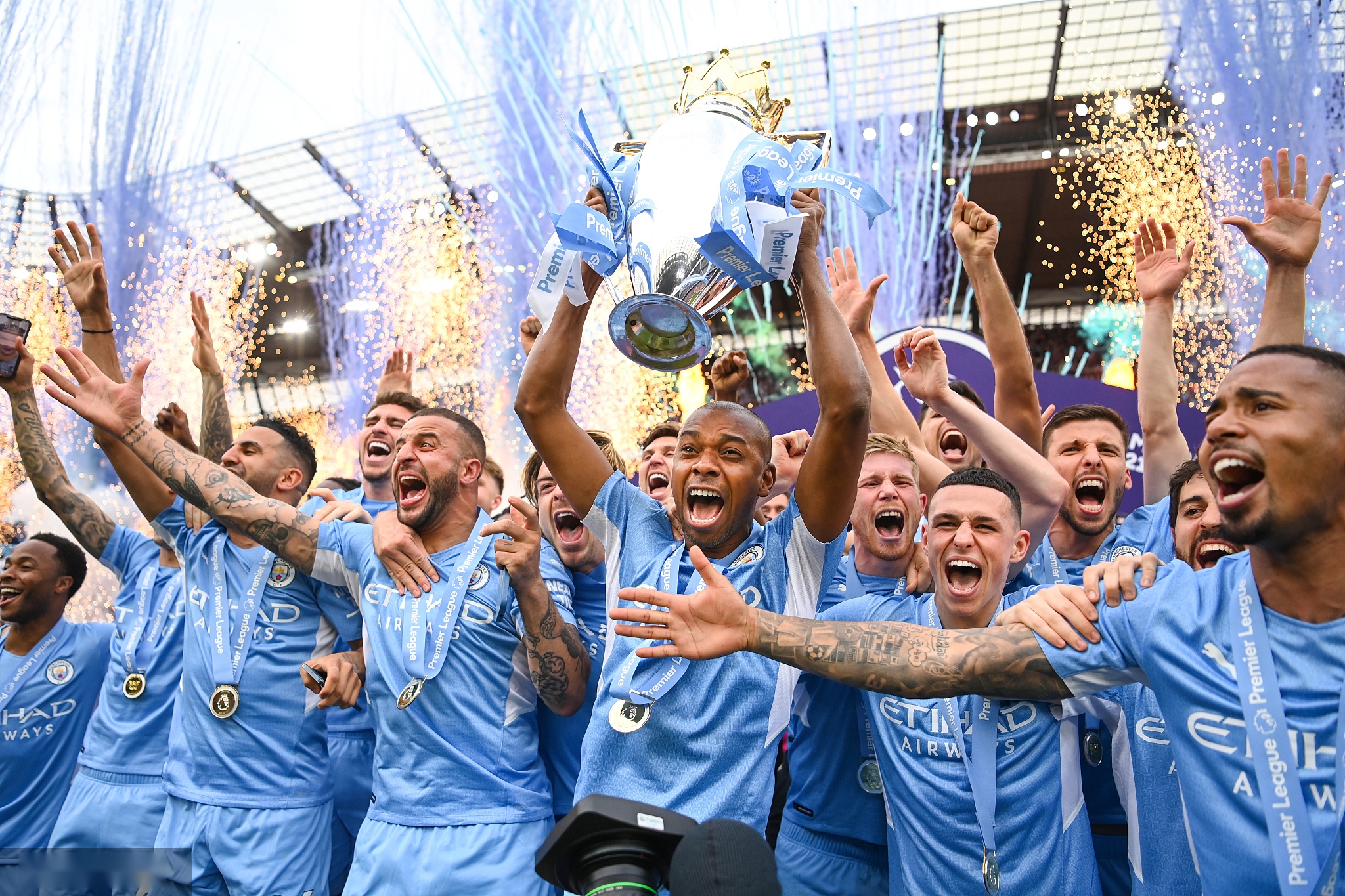 则是锋线上 则是锋线上